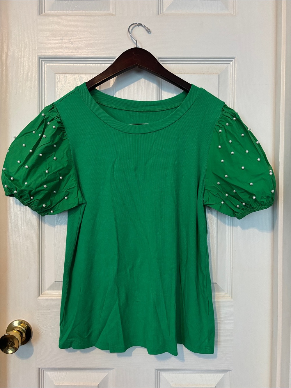 Gorgeous Green Puff Sleeve Top With Pearls. So Chic and Stylish! Fun and flirty